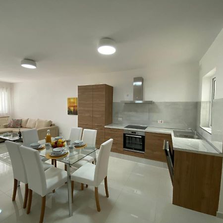 Sunshine Apartments Mellieha - Modern Three Bedroom Ground Floor Apartment With Yard Exterior foto